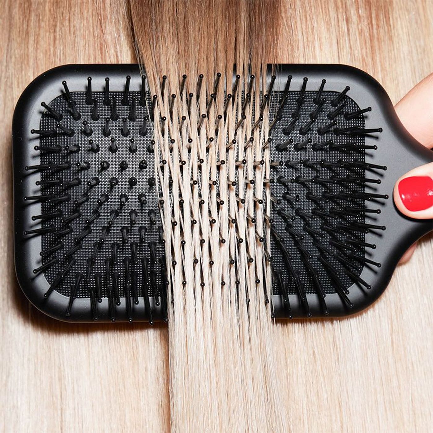Coffret Duo Coiffage Iconique - Brosse plate + Spray Thermoprotecteur Ghd