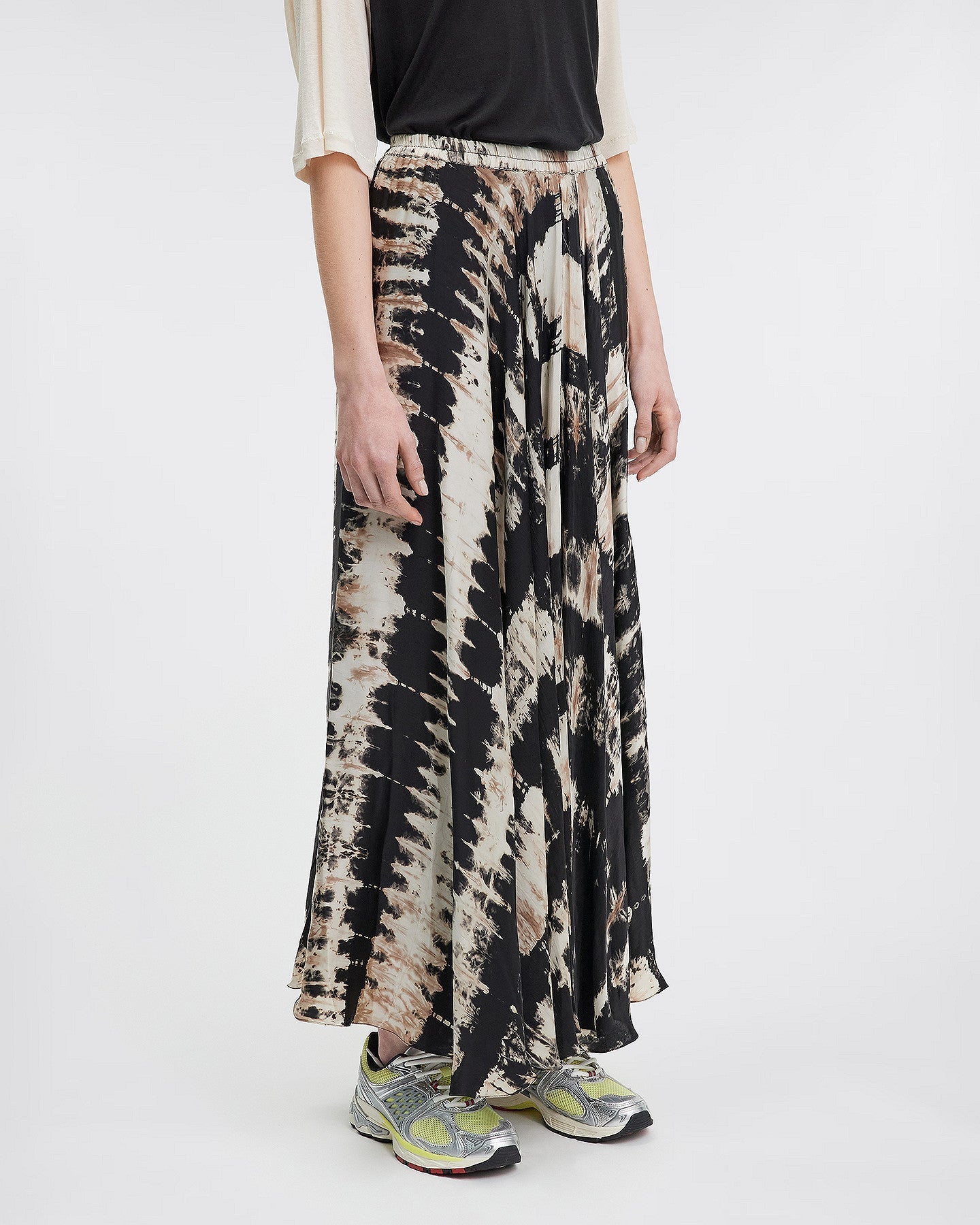 LA JUPE FRIM NOIR BEIGE | MES DEMOISELLES PARIS